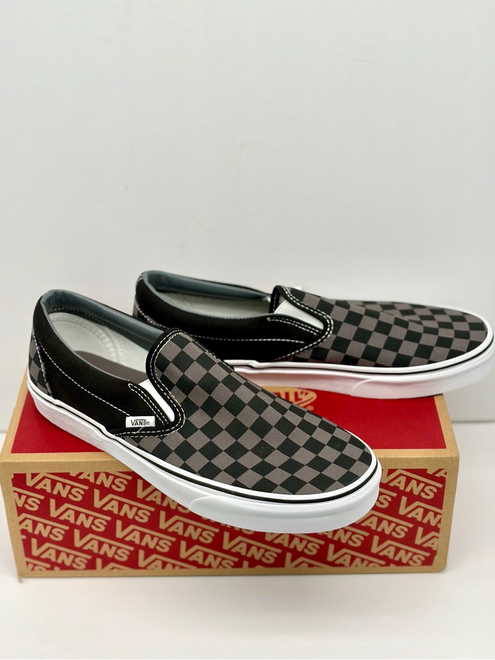 Vans Checkerboard Classic Slip-On in Black and Gray Man’s size 9.5